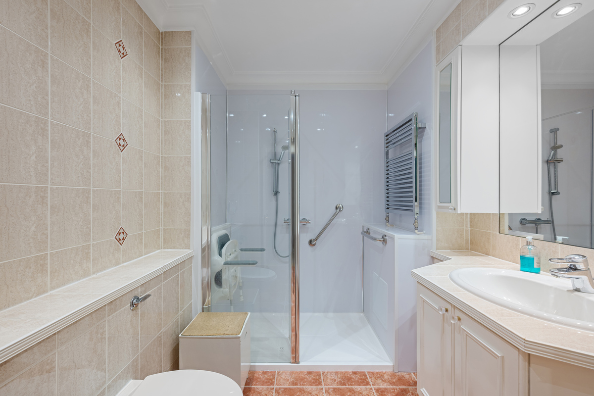 Medium 52d maresfield gardens lo 17