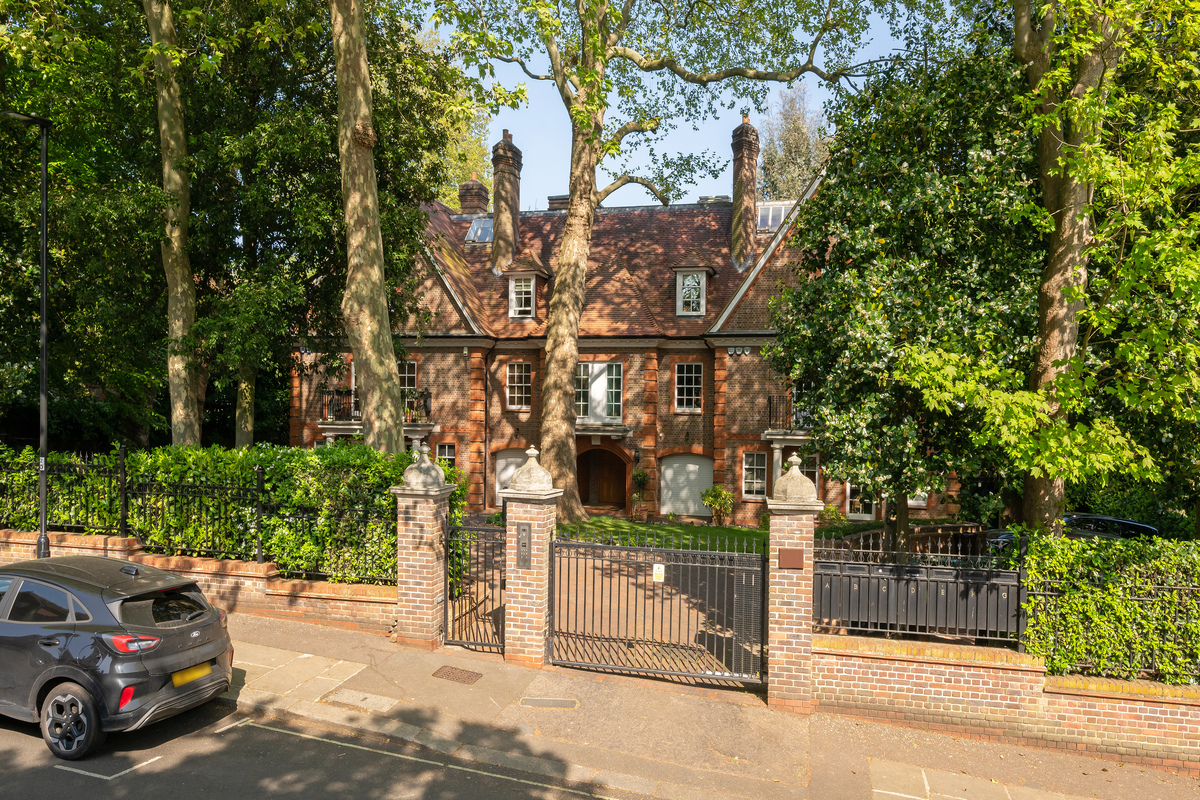 Medium 52d maresfield gardens lo 27