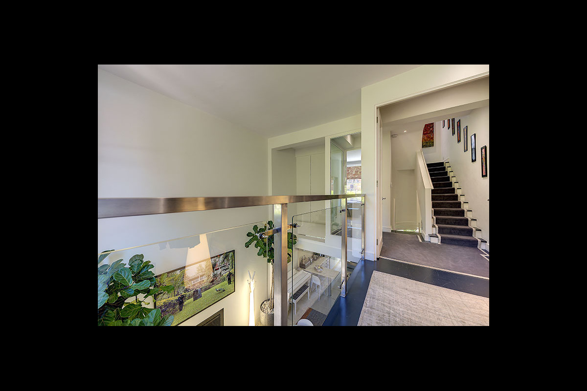 Medium christchuch hill 366703 landing2 rgb 800px