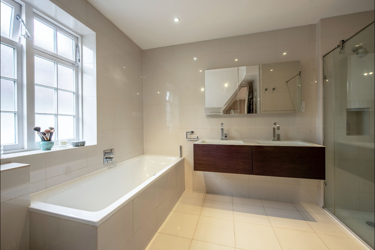Medium meadway 3406 bath
