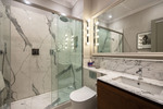 Thumb 8 gainsborough house 3413 bath1