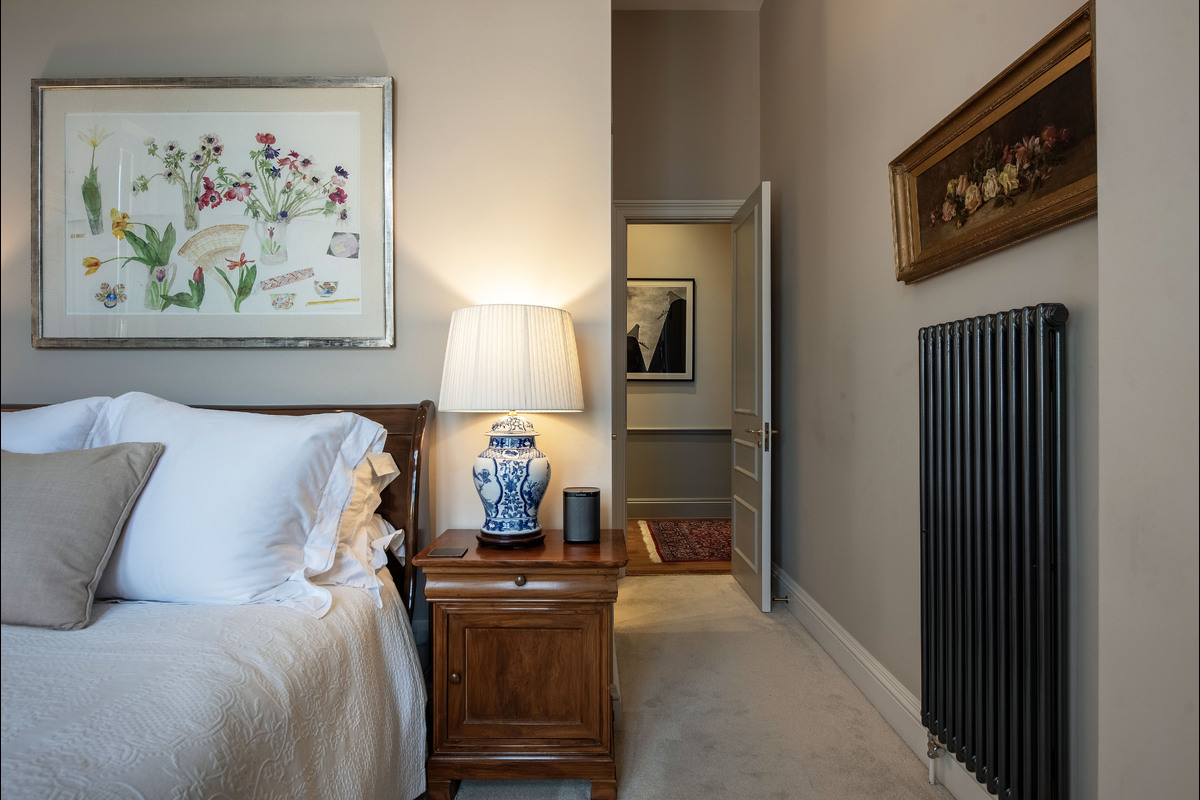 Medium 8 gainsborough house 3413 mainbed3
