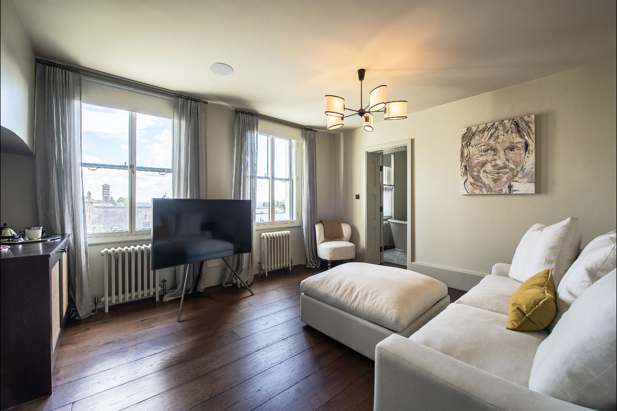 Medium 1 the mount 3414 bed2