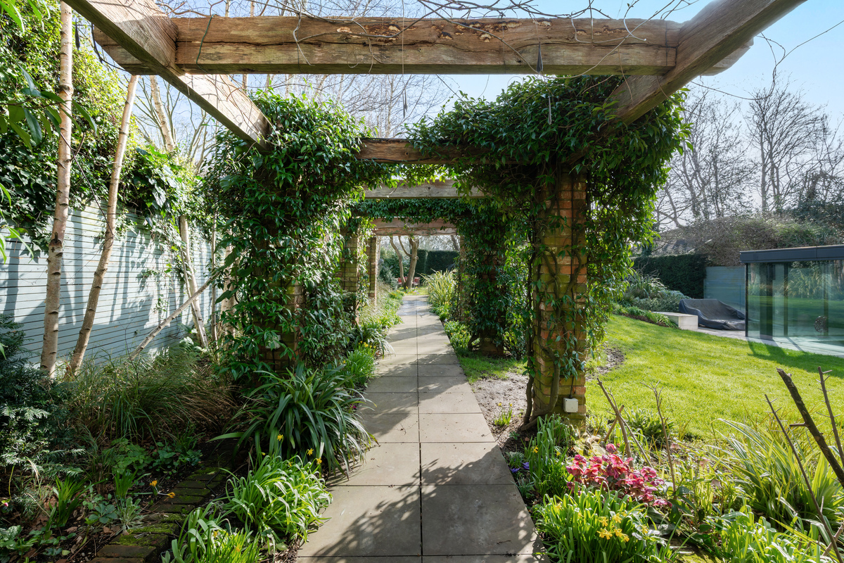 Medium 25 broadlands road lo 57