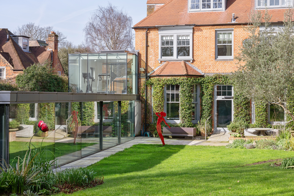 Medium 25 broadlands road lo 77