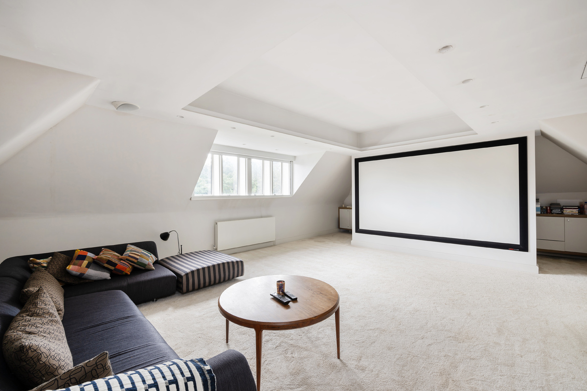 Medium the summit hi 24