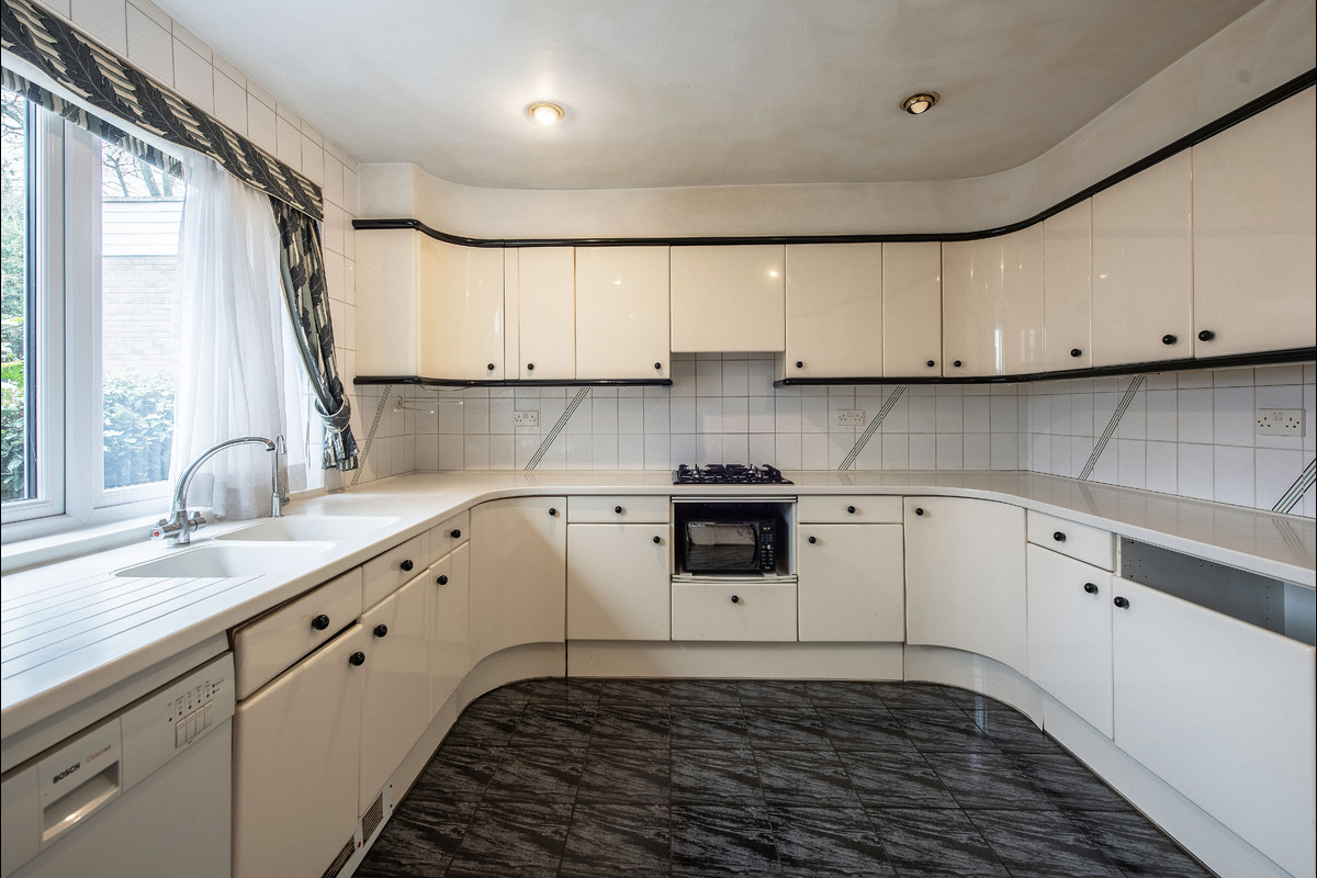 Medium 40 hermitage lane nw2 4083 kit