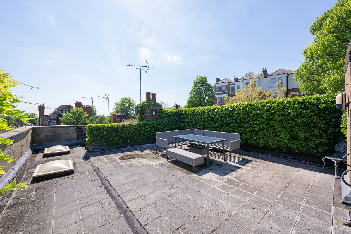 Medium 108 frognal hi 66