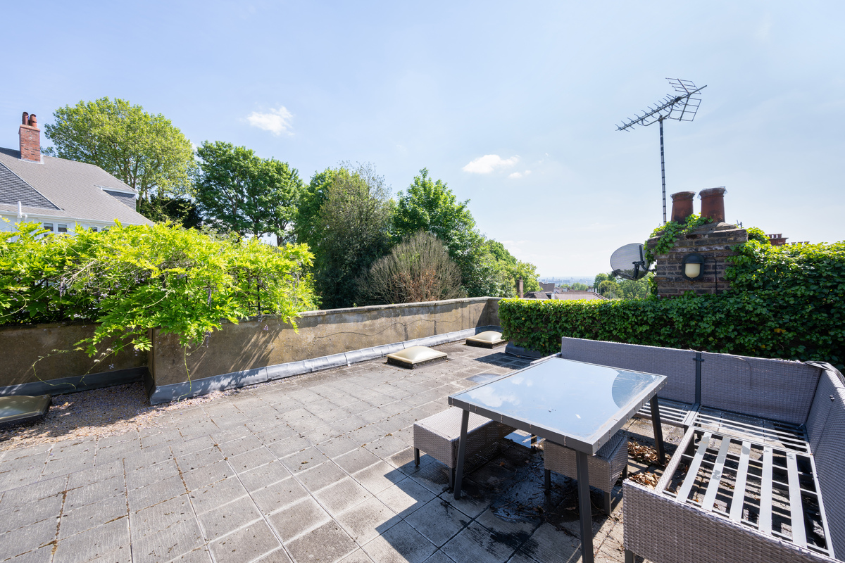 Medium 108 frognal hi 67