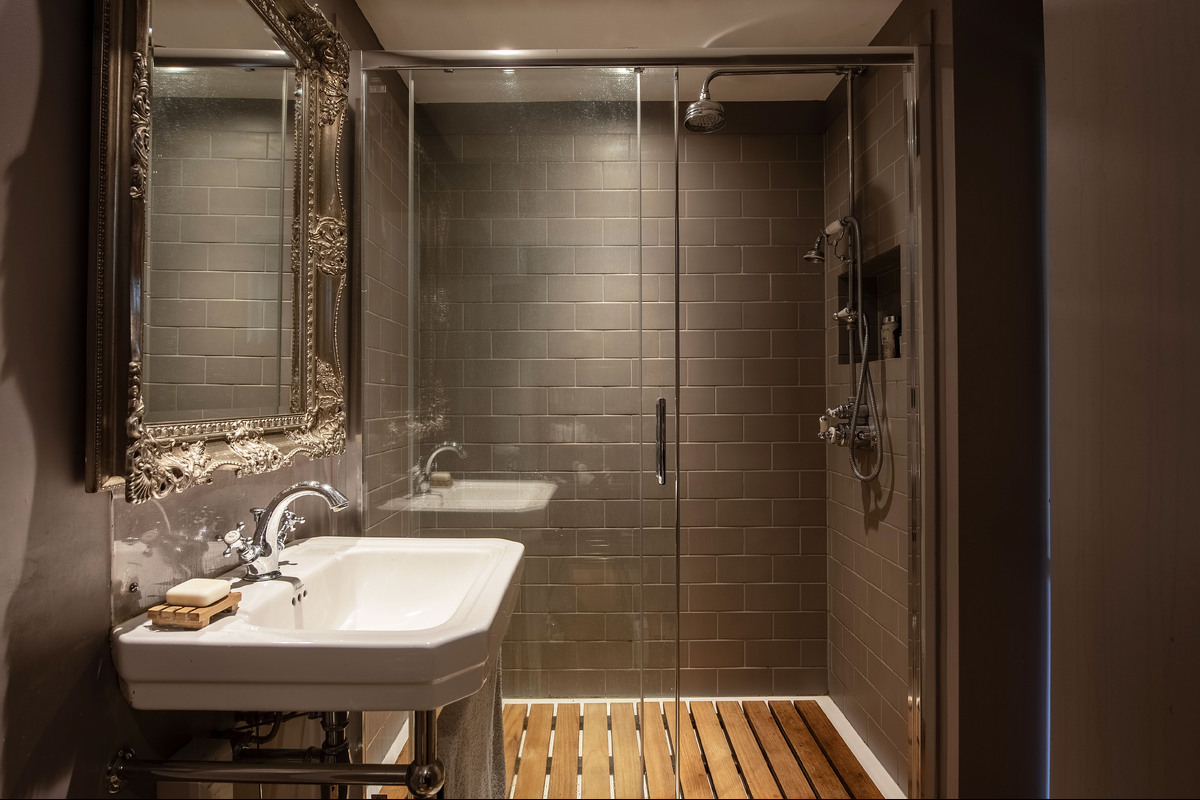 Medium 1 31 carlingford road 4127 bath