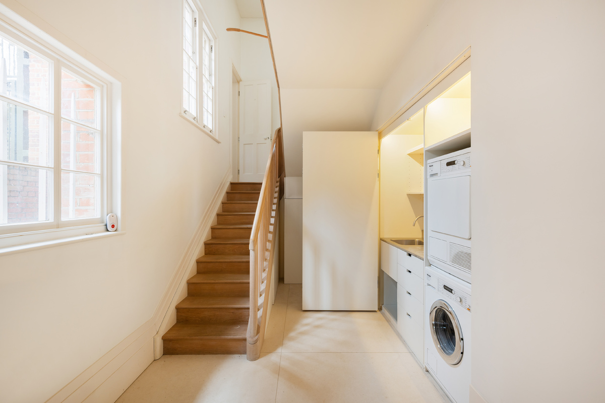 Medium 37a steeles road hi 20