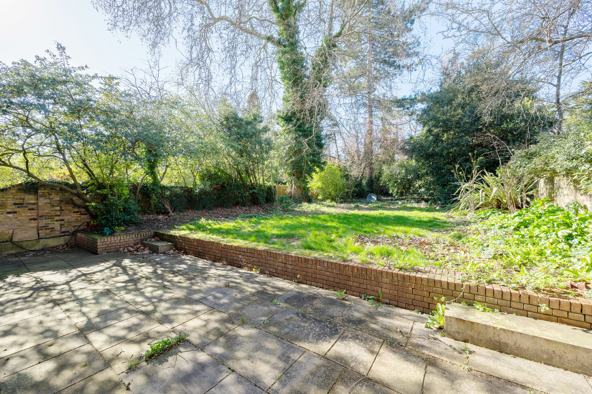 Medium 37a steeles road hi 47