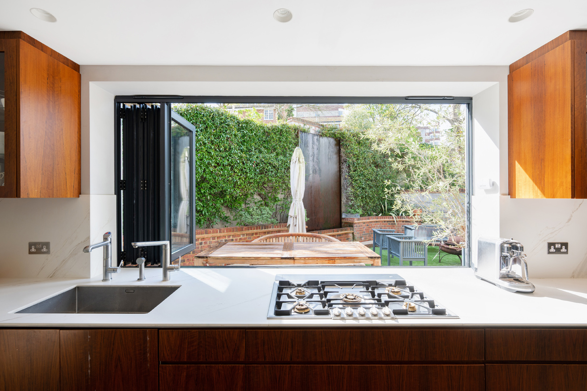 Medium 38 hornsey lane gardens hi 17