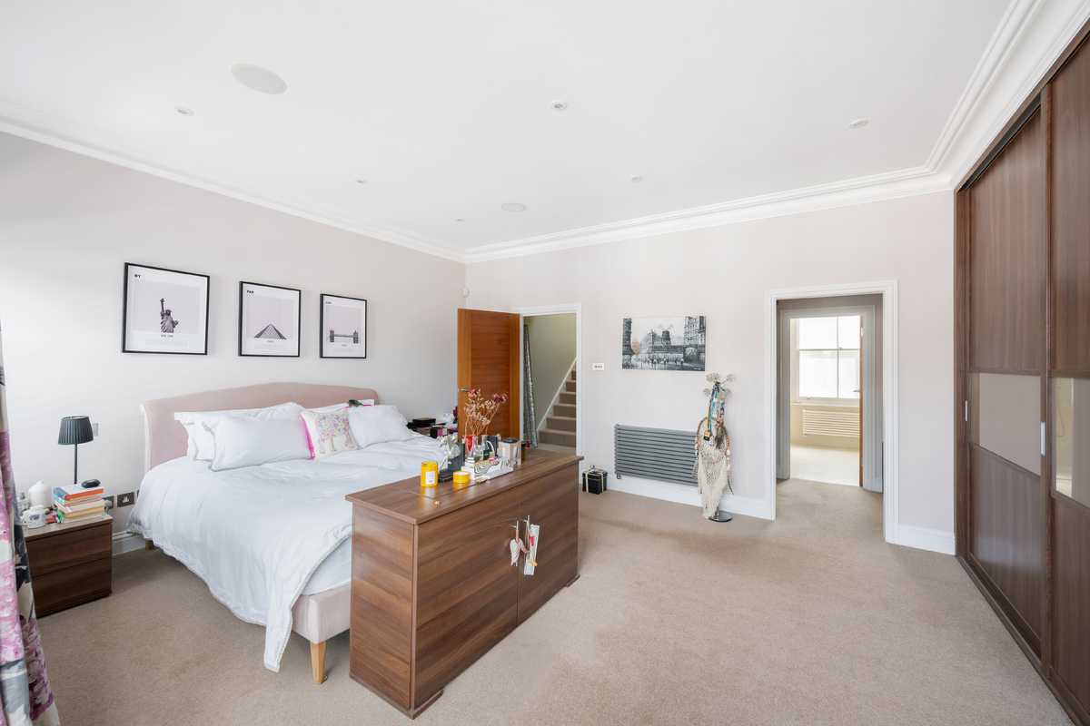 Medium 40 narcisssus road hi 25