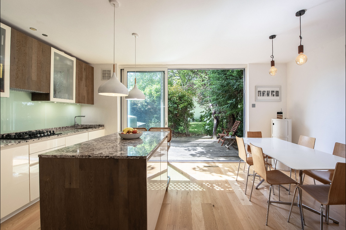 Medium 21 primrose hill road 4282 kit1