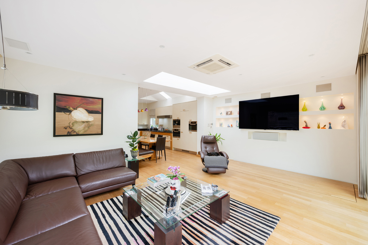 Medium 40 west heath road hi 50