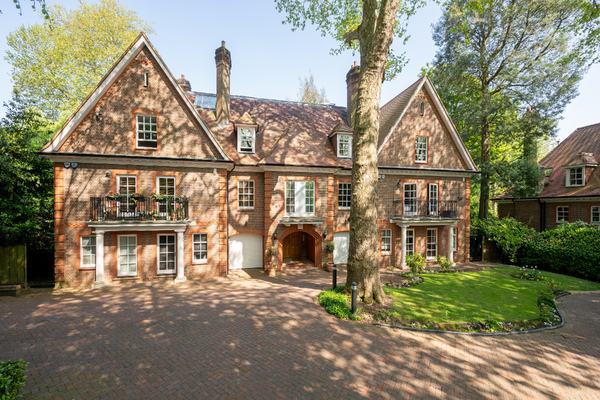 Small 52d maresfield gardens lo 25
