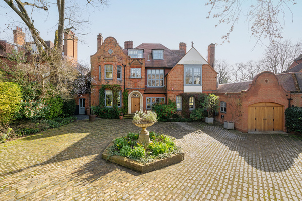 Small 25 broadlands road hi 65